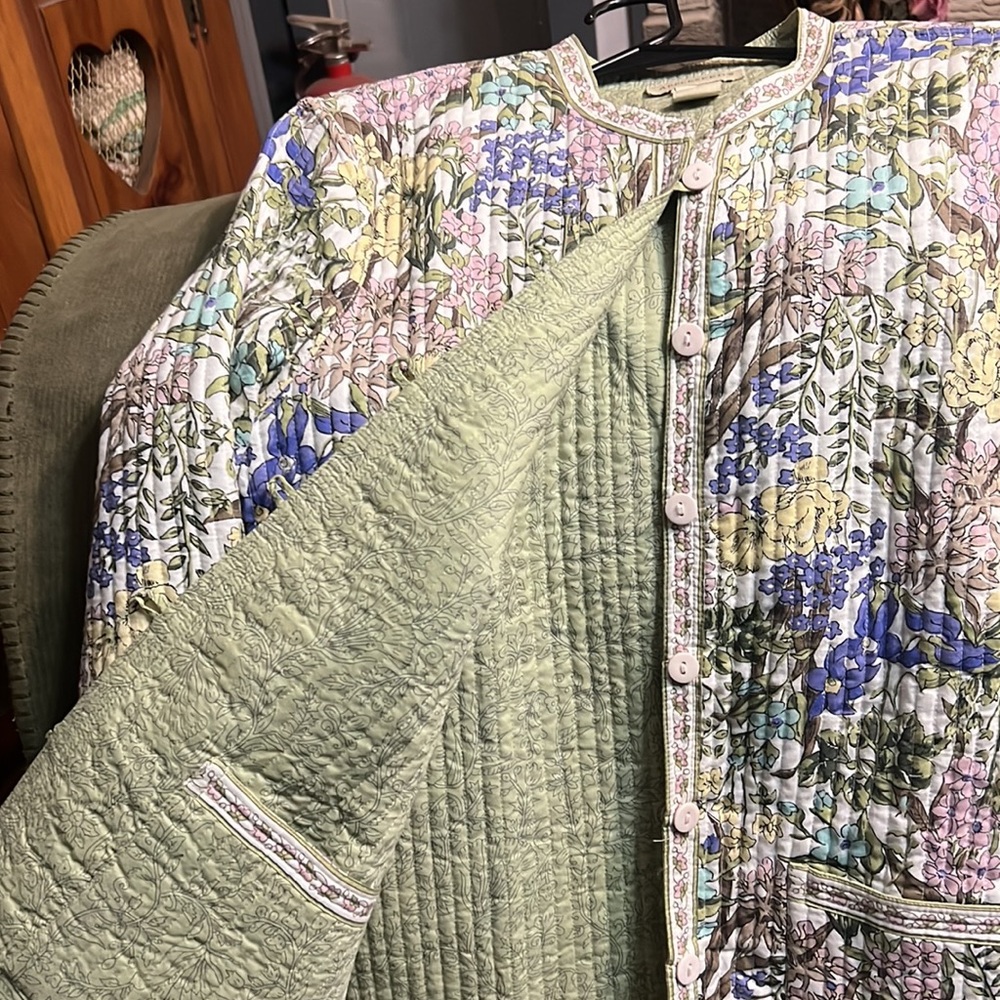 Small floral jacket button front small - Picture 6 of 6
